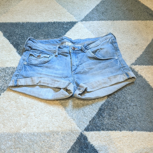 H&M Classic Jean Shorts - Picture 1 of 3